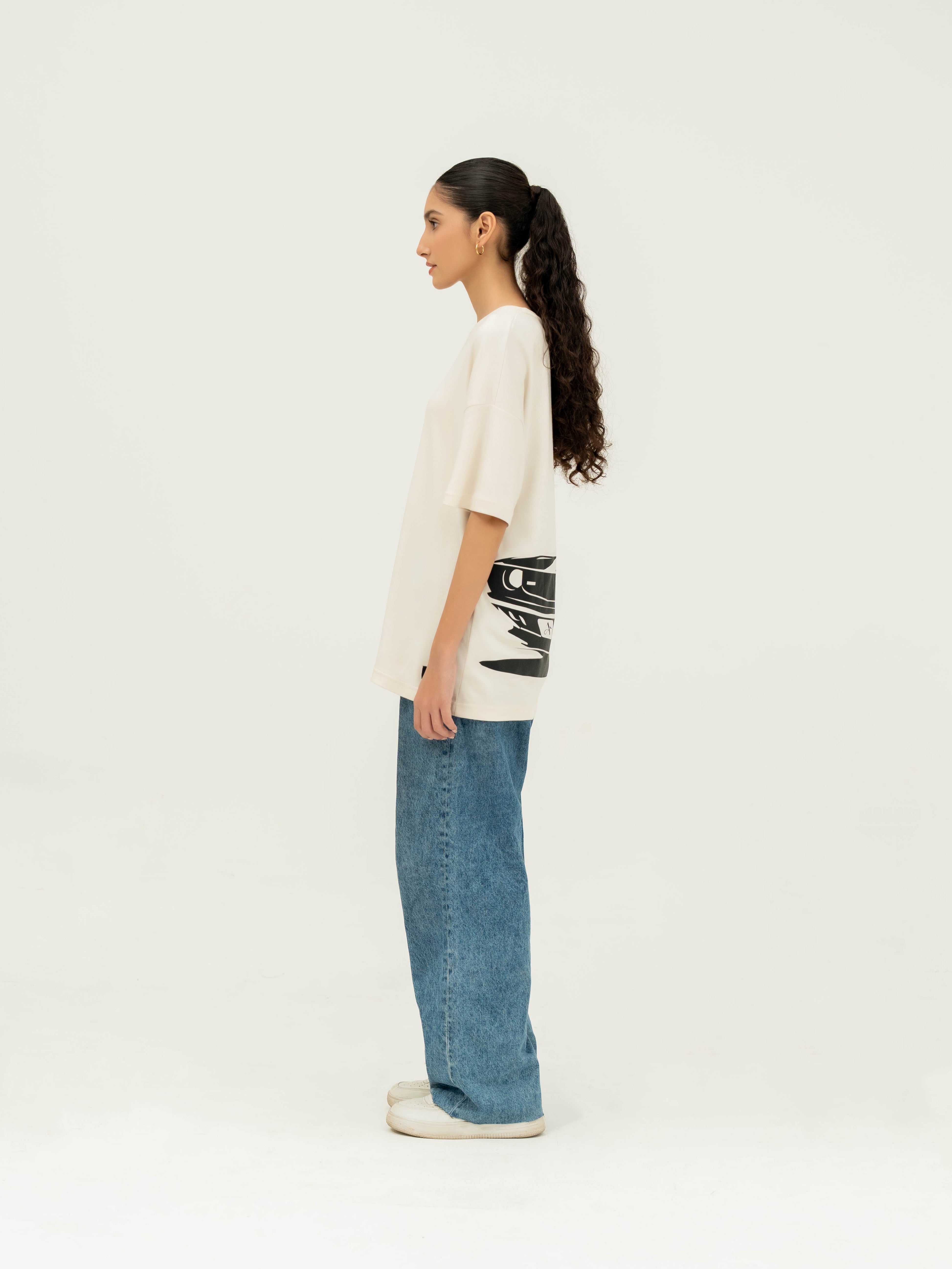 Oversized Snowy Peaks Classic Car